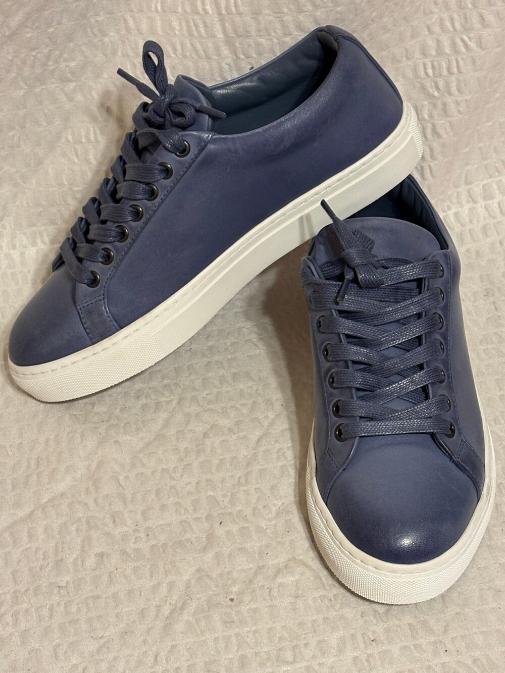 Thursday Everyday Women’s Size 7 Blue Leather Low Top Sneakers Worn Once EUC